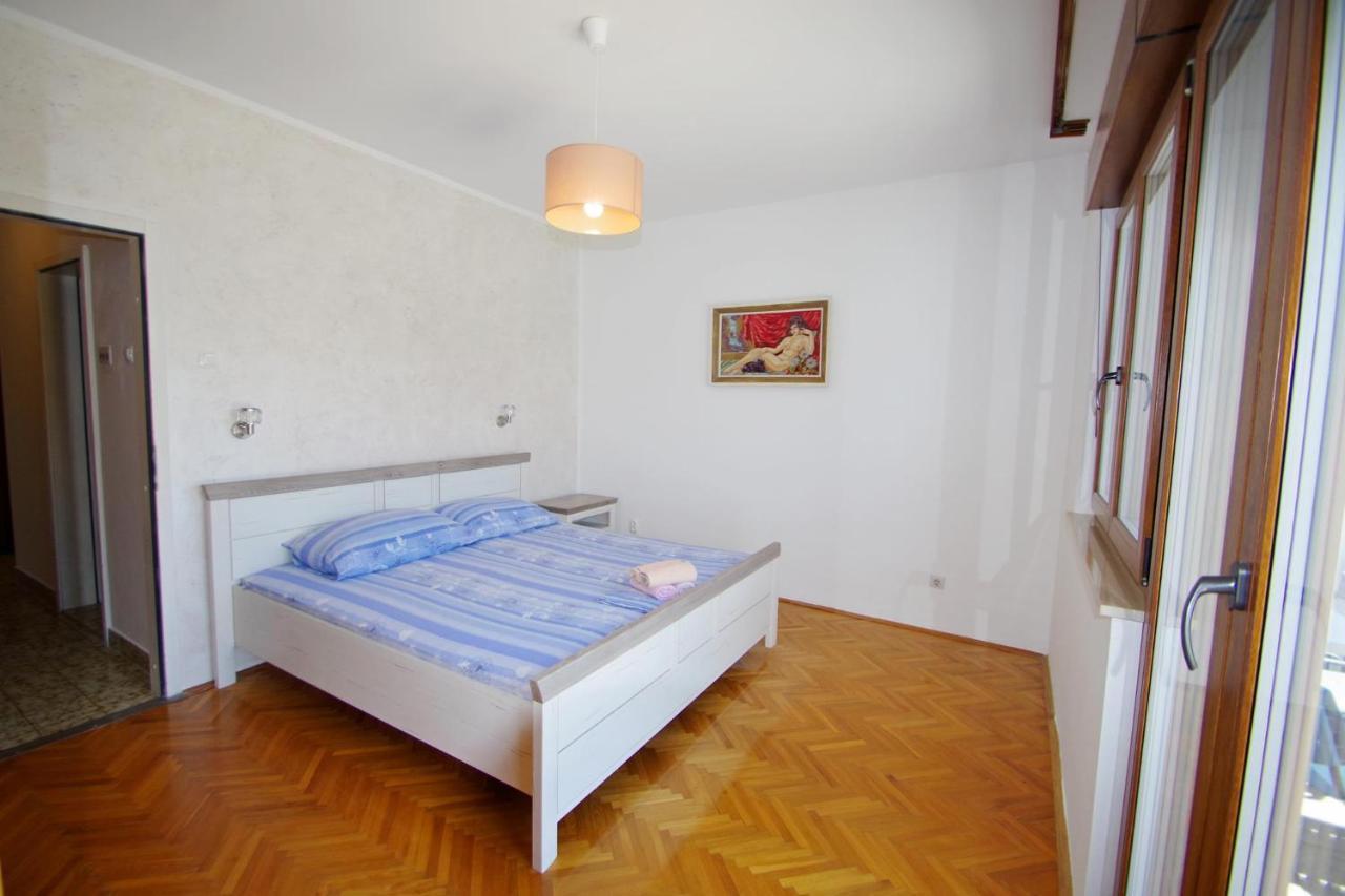 Gortanova 6+2 Apartman *