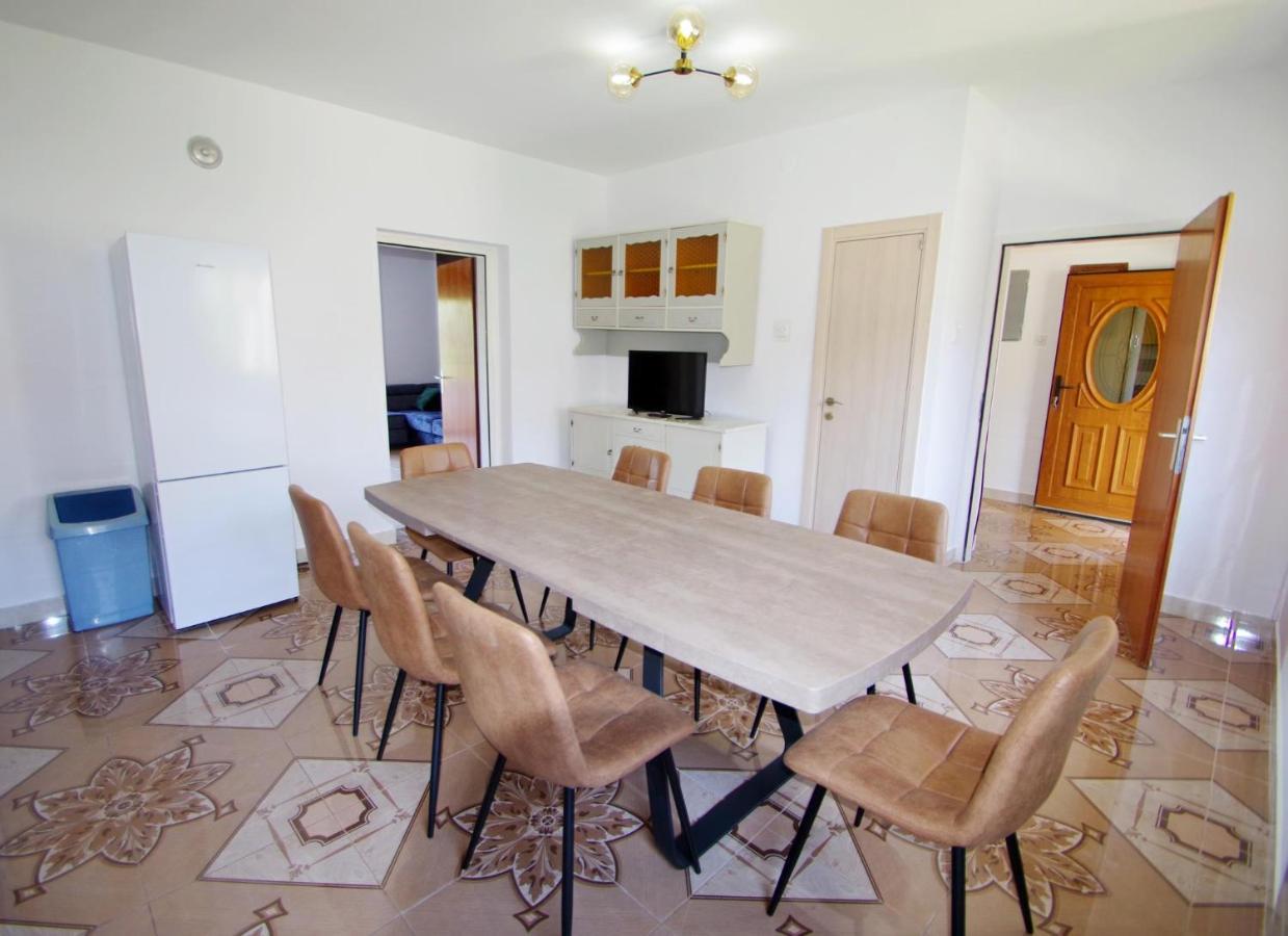 Gortanova 6+2 Apartment Pula
